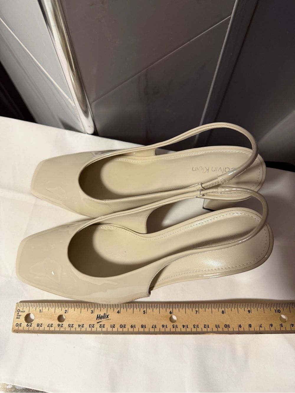 Calvin Klein Cream Patent Slingback 3 in heels/ Pumps